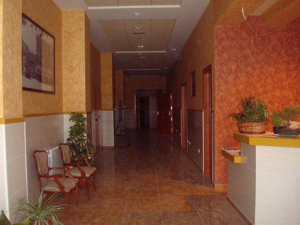 Hotel Los Chiles Вильянуэва-дель-Арсобиспо Экстерьер фото