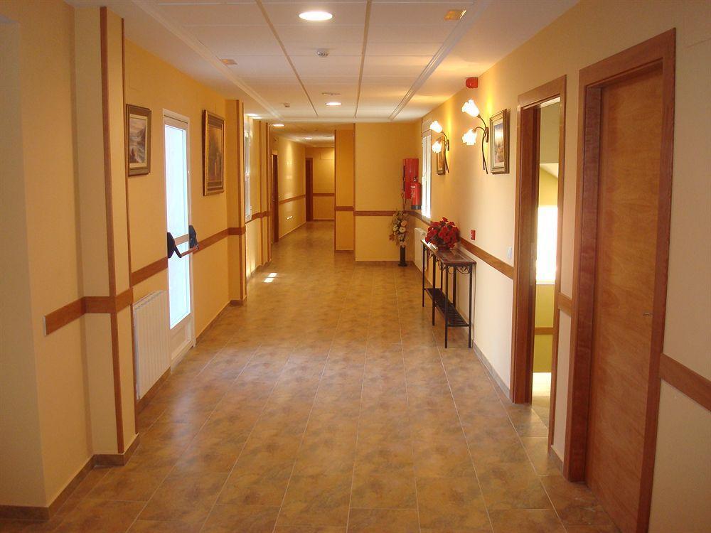 Hotel Los Chiles Вильянуэва-дель-Арсобиспо Интерьер фото